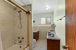 325 Gentry St, Park Forest, IL 60466 - Photo 12