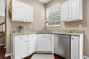 1705 Pontarelli Ct, Aurora, IL 60504 - Photo 8