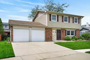 4340 Rock Cove Dr, Hoffman Estates, IL 60192 - Photo 2