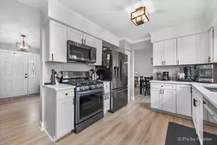 113 N Bristol Dr, Bloomingdale, IL 60108 - Photo 8
