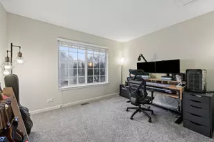 151 Lucerne Ct, Wheeling, IL 60090 - Photo 12