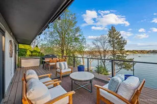 386 Holiday Dr, Lake Holiday, IL 60552 - Photo 6