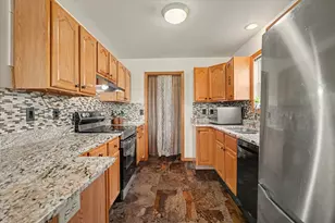 708 Erin Dr, Champaign, IL 61822 - Photo 10