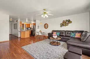 708 Erin Dr, Champaign, IL 61822 - Photo 6