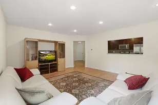175 Lake Blvd, Buffalo Grove, IL 60089 - Photo 10