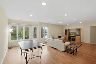 175 Lake Blvd, Buffalo Grove, IL 60089 - Photo 8