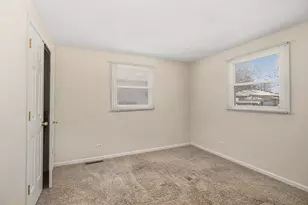 604 Woodmoor Dr, Round Lake Beach, IL 60073 - Photo 12
