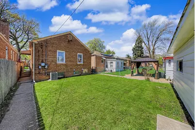 14223 S Wallace Avenue, Riverdale, IL 60827 - Photo 20