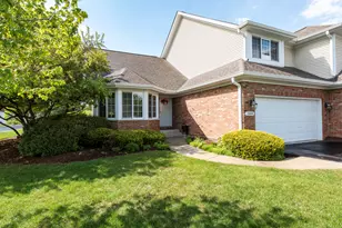 32958 N Stone Manor Dr, Grayslake, IL 60030 - Photo 1