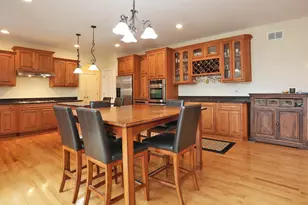 310 Jennifer Ln, Roselle, IL 60172 - Photo 16