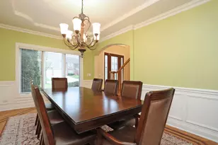 310 Jennifer Ln, Roselle, IL 60172 - Photo 6