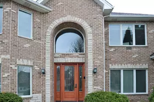 310 Jennifer Ln, Roselle, IL 60172 - Photo 4