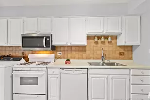 16738 Hilltop Ave, Orland Hills, IL 60487 - Photo 10