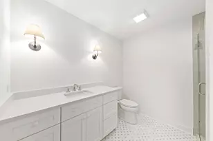 660 N Eagle St, Naperville, IL 60563 - Photo 40