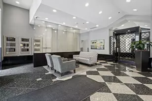 111 W Maple St, Chicago, IL 60610 - Photo 4