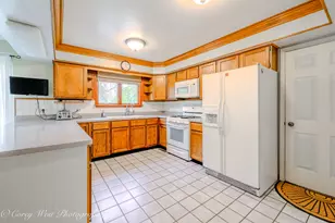 45W984 McDonald Rd, Hampshire, IL 60140 - Photo 10