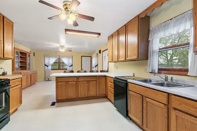 148 Holly Street, Dekalb, IL 60115 - Photo 12