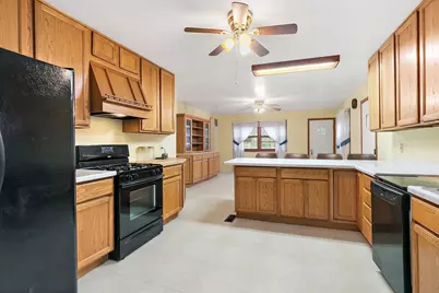 148 Holly Street, Dekalb, IL 60115 - Photo 14