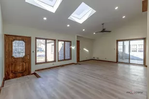 2450 Chas Dr, Rolling Meadows, IL 60008 - Photo 2