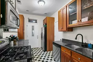 7654 N Greenview Ave, Chicago, IL 60626 - Photo 12