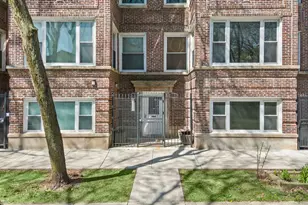 7654 N Greenview Ave, Chicago, IL 60626 - Photo 2