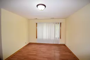2729 W 37th Pl, Chicago, IL 60632 - Photo 2