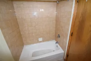 2729 W 37th Pl, Chicago, IL 60632 - Photo 10