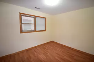 2729 W 37th Pl, Chicago, IL 60632 - Photo 8