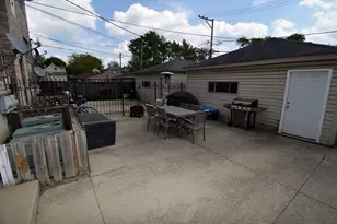 2729 W 37th Pl, Chicago, IL 60632 - Photo 18