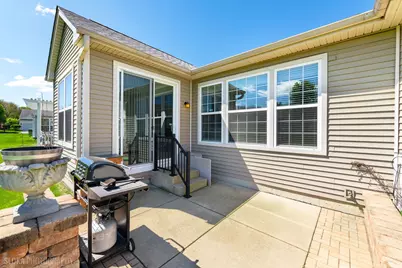 2661 Venetian Lane, Elgin, IL 60124 - Photo 32