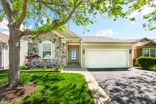 2661 Venetian Ln, Elgin, IL 60124 - Photo 1