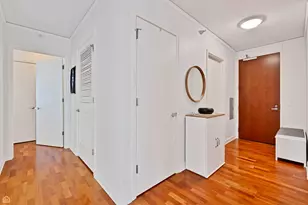 201 N Westshore Dr, Chicago, IL 60601 - Photo 10