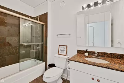 201 N Westshore Drive #2508, Chicago, IL 60601 - Photo 18