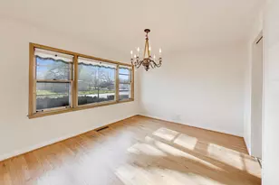 8840 Keeler Ave, Skokie, IL 60076 - Photo 4