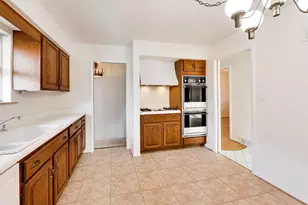 8840 Keeler Ave, Skokie, IL 60076 - Photo 8