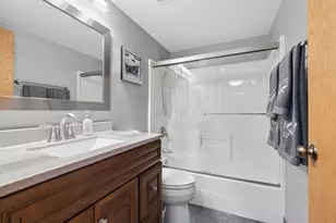 18230 Eagle Dr, Tinley Park, IL 60477 - Photo 10