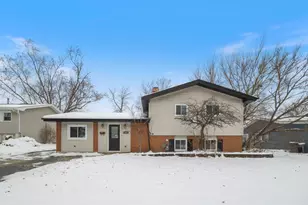 630 Bode Rd, Hoffman Estates, IL 60169 - Photo 1