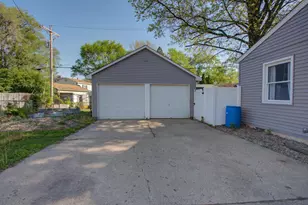 1404 Briarwood Dr, Champaign, IL 61821 - Photo 6