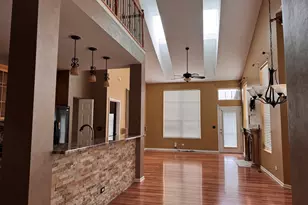 916 Bluebell Cir, Joliet, IL 60431 - Photo 4
