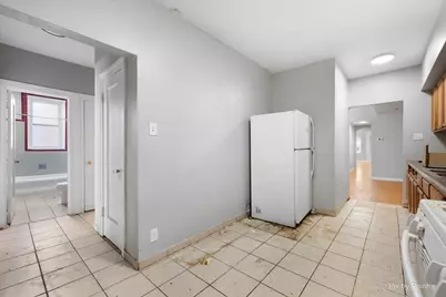 7611 S Essex Avenue, Chicago, IL 60649 - Photo 12