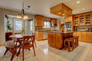 17430 Bridalwood Ln, Tinley Park, IL 60487 - Photo 4