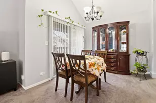 2861 Shelly Ln, Aurora, IL 60504 - Photo 6