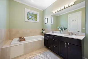 1426 W Irving Park Rd, Chicago, IL 60613 - Photo 14