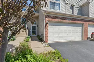 3414 Blue Ridge Dr, Carpentersville, IL 60110 - Photo 2