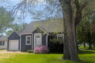630 32nd Ave, Moline, IL 61265 - Photo 2