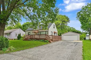 610 S Western Ave, Champaign, IL 61821 - Photo 2