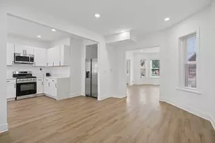 7000 S Eberhart Ave, Chicago, IL 60637 - Photo 6