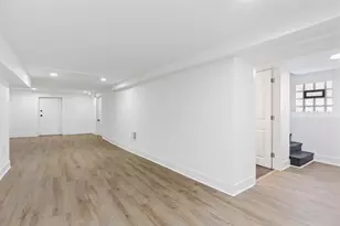 7000 S Eberhart Ave, Chicago, IL 60637 - Photo 12