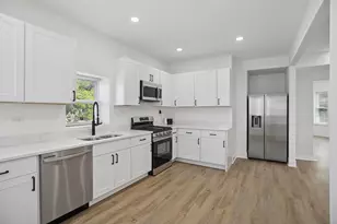 7000 S Eberhart Ave, Chicago, IL 60637 - Photo 8