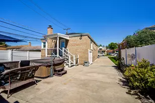 10546 S Drake Ave, Chicago, IL 60655 - Photo 26